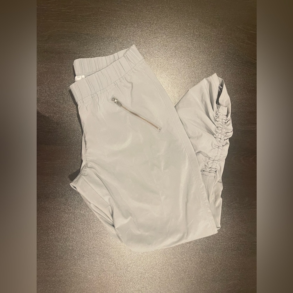 Athleta cropped pants